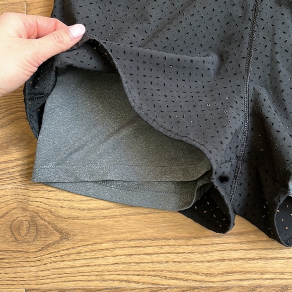 Shorts size medium - Picture 2 of 4